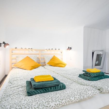 Green Goblin Apartment With Free Private Parking Budapest Bagian luar foto