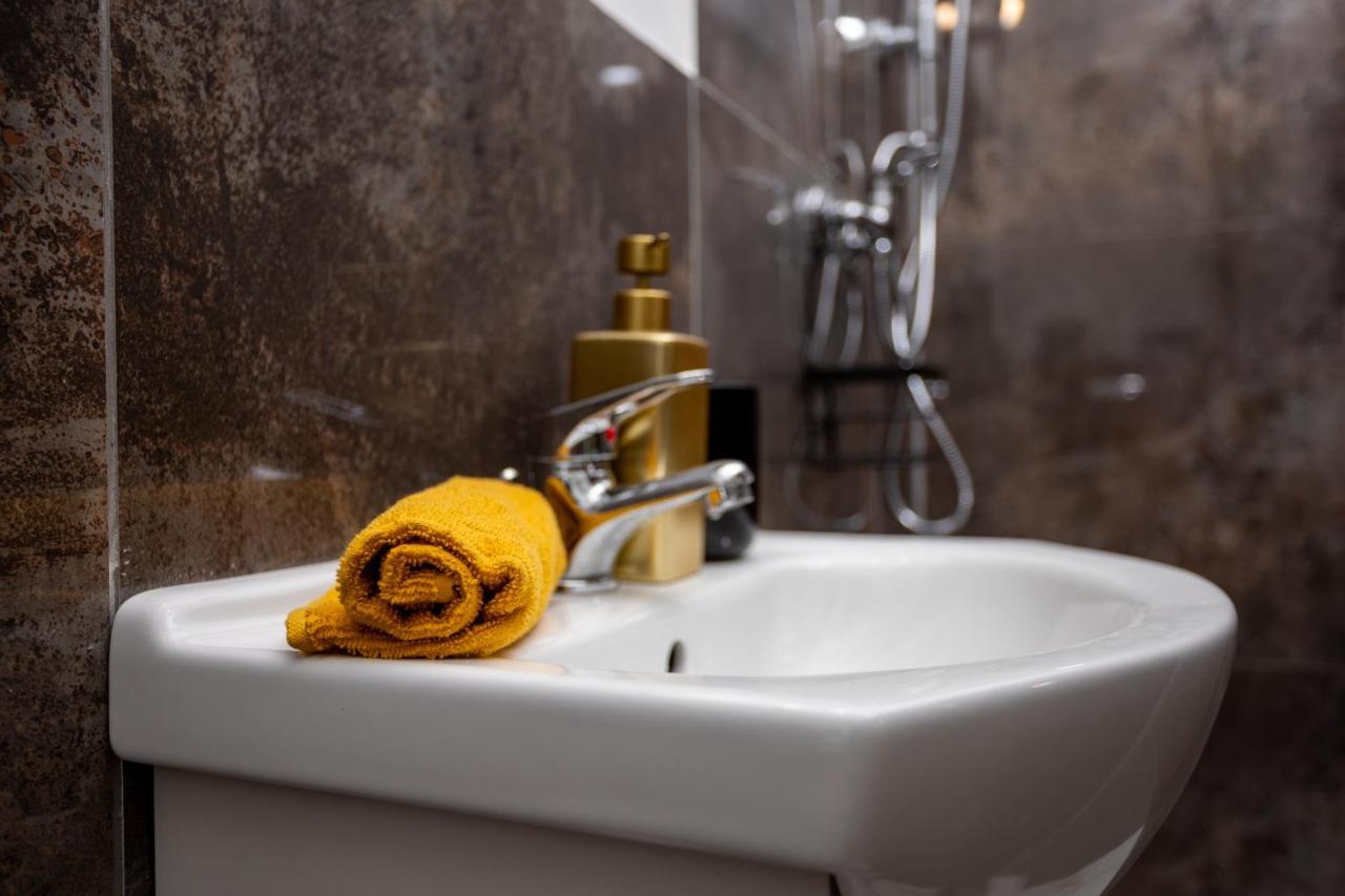 Green Goblin Apartment With Free Private Parking Budapest Bagian luar foto