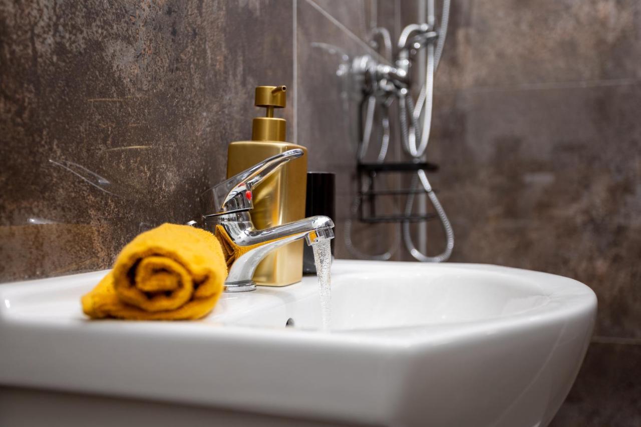 Green Goblin Apartment With Free Private Parking Budapest Bagian luar foto