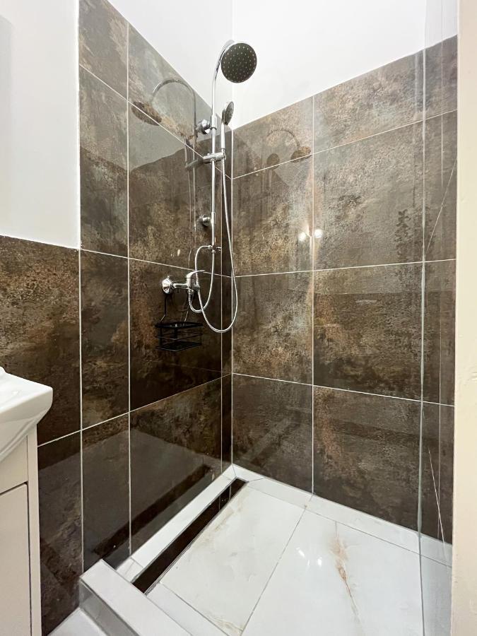 Green Goblin Apartment With Free Private Parking Budapest Bagian luar foto