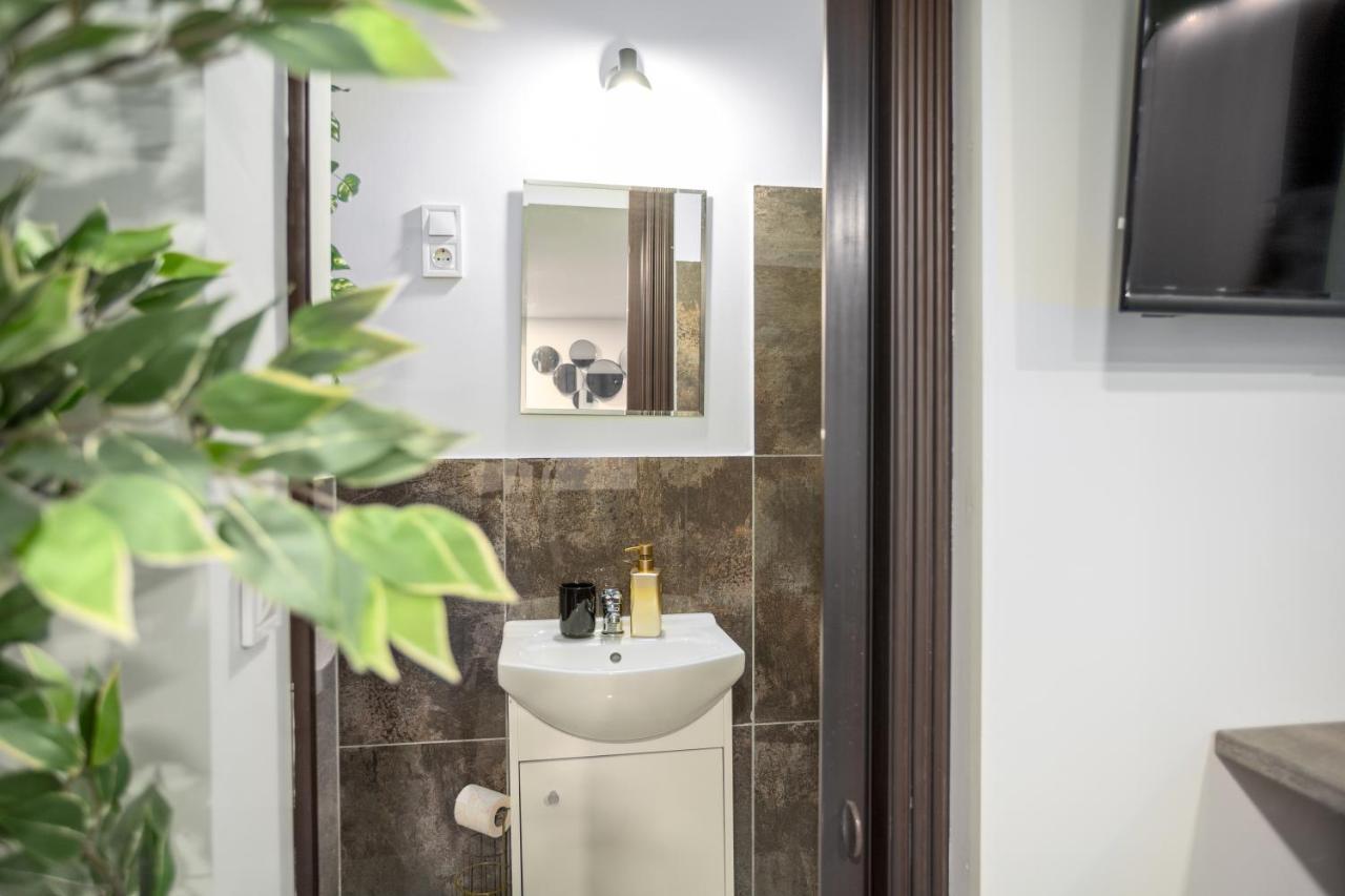Green Goblin Apartment With Free Private Parking Budapest Bagian luar foto